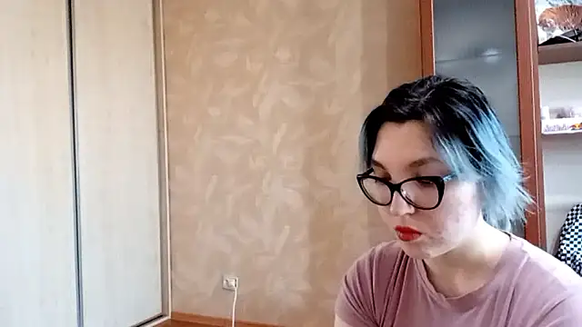 EvonTabb online show from March 17, 1:04 pm