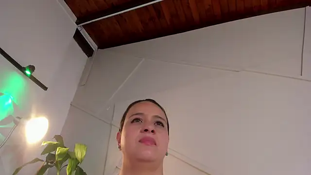 GabiSaenz  online show from June 6, 11:27 am