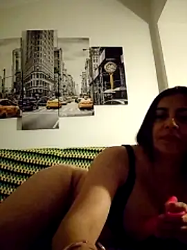 exotishe online show from April 6, 7:04 pm