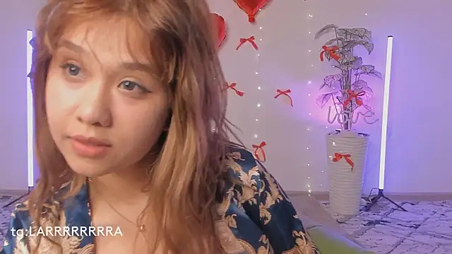 larabae online show from March 12, 8:22 pm