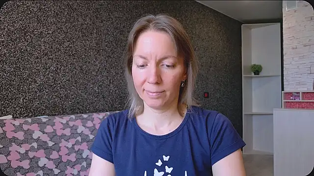 Amanda Luxe online show from July 18, 2:37 am