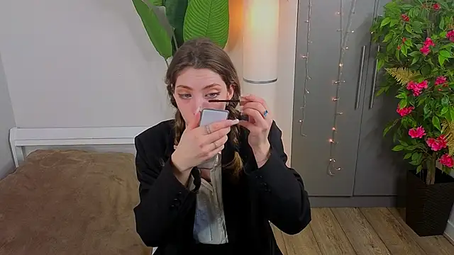 BrianneMallory online show from March 11, 6:39 am