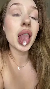 cuteeyesbaby online show from May 31, 10:54 am
