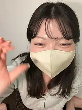   Yui  online show from May 16, 12:48 pm