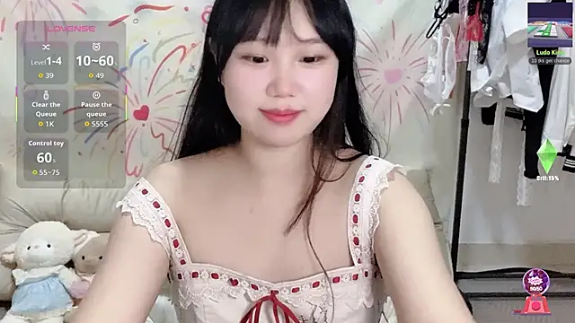 xiaoguai99 online show from June 15, 12:27 pm