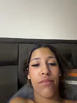 vicky bass  online show from May 19, 1:12 am