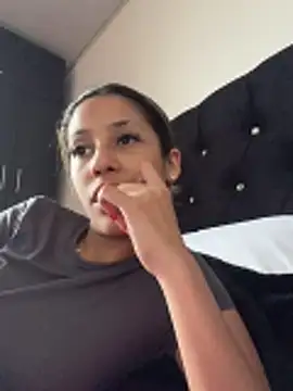 vicky bass  online show from March 9, 9:07 pm