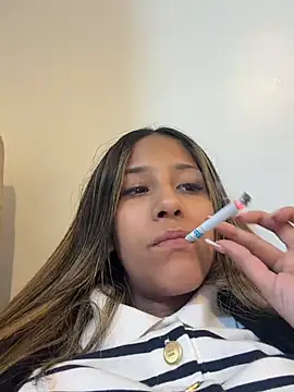 vicky bass  online show from May 5, 3:20 am