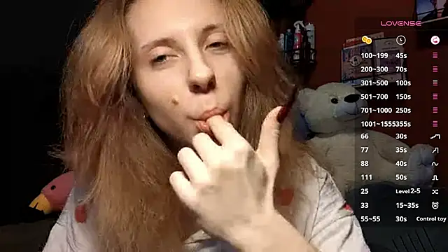 TiaraHenegan online show from February 4, 7:44 am