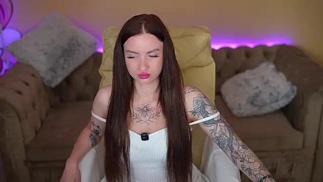 AlexaFleur online show from July 8, 6:26 am