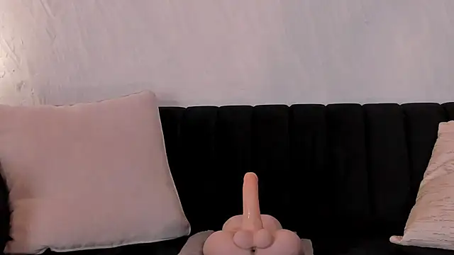 KayraLanne online show from June 26, 5:20 am
