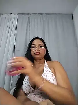 KATALINA SANTANA  online show from June 27, 1:18 am