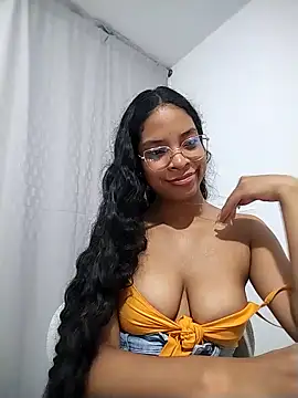 KATALINA SANTANA  online show from February 19, 12:21 am