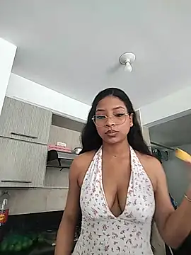KATALINA SANTANA  online show from June 27, 6:47 pm