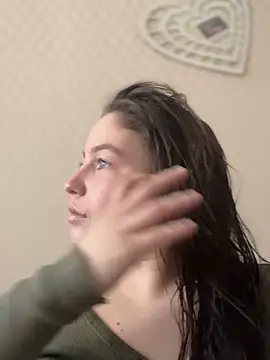 AlexaYvonne online show from March 17, 6:17 am