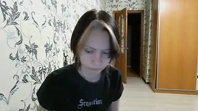 LxayBloom online show from April 24, 1:08 am