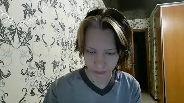 LxayBloom online show from April 30, 1:33 am