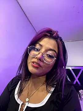 queen of you heart online show from January 15, 10:05 pm