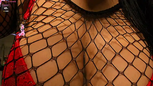 nataliia queen  online show from March 3, 1:00 am