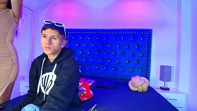 Vero and stive online show from March 10, 6:45 pm