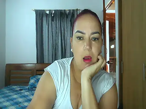 Roja tentacion online show from May 3, 2:20 pm