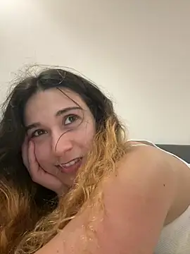 joanaguerreiru online show from March 20, 1:21 am