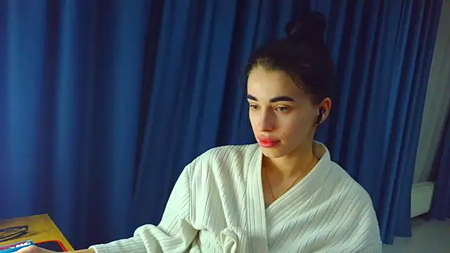 Vlada Elfie online show from March 11, 7:27 pm