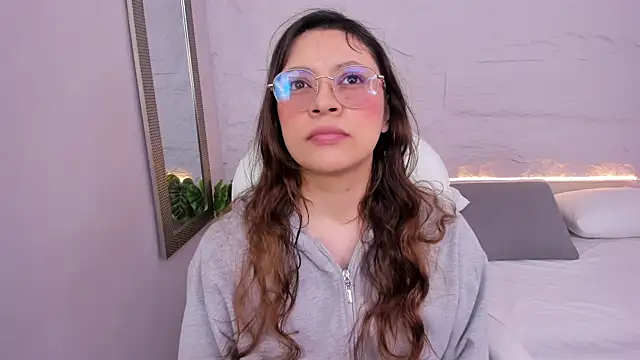 lanna 18  online show from July 20, 1:13 pm