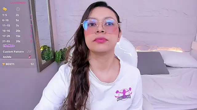 lanna 18  online show from July 31, 12:06 pm