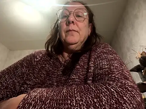 xmyriamx online show from January 6, 8:45 pm