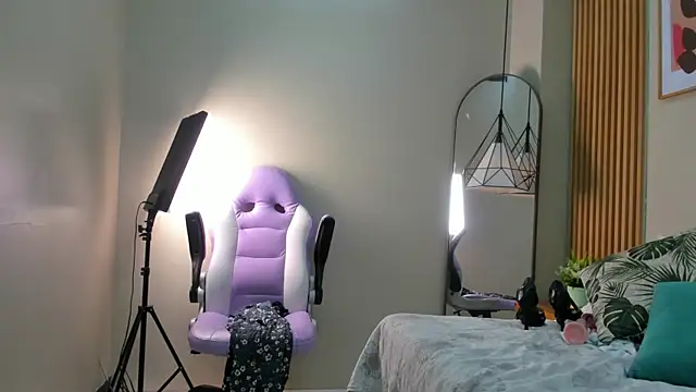 Dalila Najjar  online show from January 13, 3:38 pm