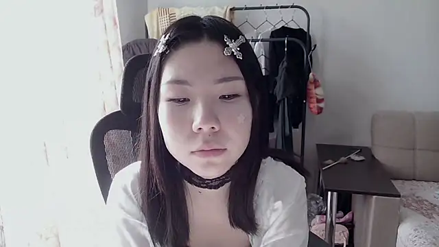 AprilOnilll online show from February 2, 6:12 am