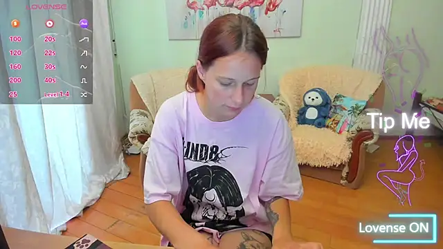 Lily Viola online show from July 3, 1:28 pm