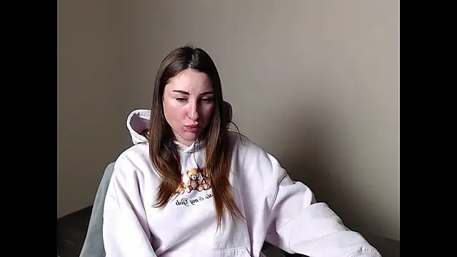 cammila horn online show from February 3, 6:11 am