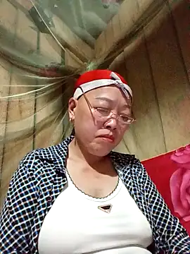 Agnes-baby online show from April 27, 2:25 pm