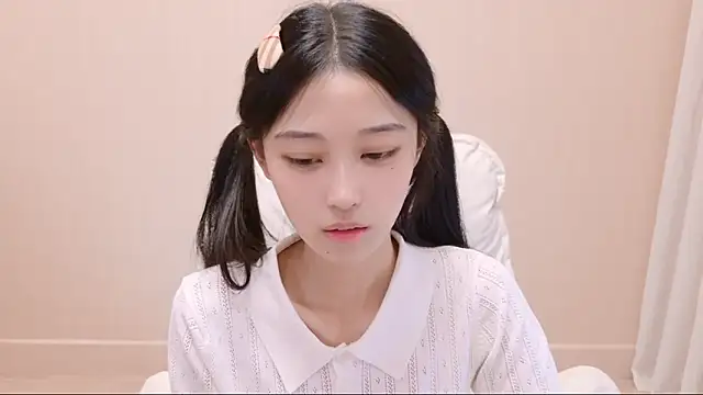 iiiiiiiiiu online show from May 11, 4:04 pm