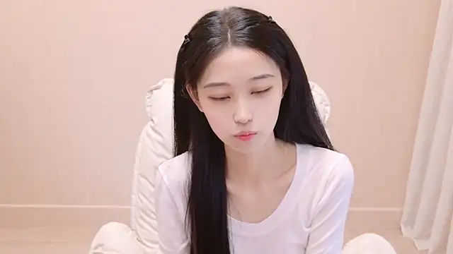 iiiiiiiiiu online show from May 4, 8:29 am