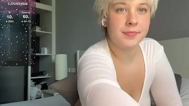 EvaSuunny online show from April 28, 9:24 am