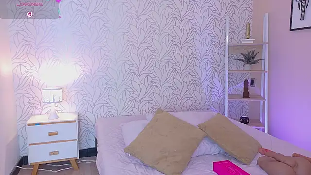 mia gold  online show from August 1, 8:22 pm