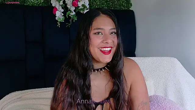 AnnaSmiles online show from July 13, 6:52 pm
