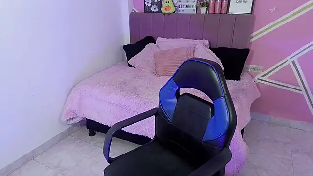 Natasha Romanof18 online show from March 14, 3:51 am