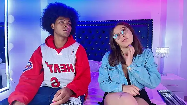 Cristal and luke online show from May 1, 3:21 am