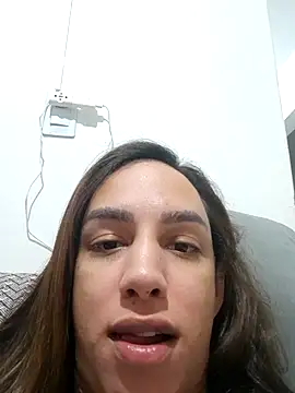 ofjuliaa online show from July 13, 5:41 am