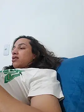 ofjuliaa online show from July 21, 3:40 am