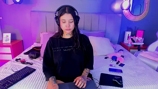 Nathalia stone  online show from June 16, 4:24 am