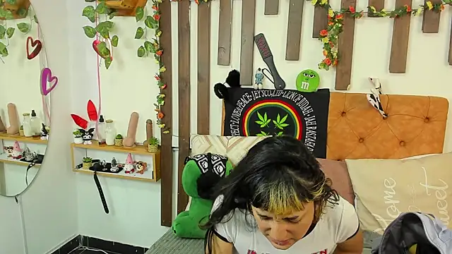 MeowMota  online show from July 28, 6:20 pm