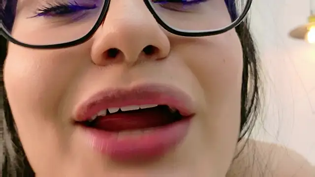 AlmaRose  online show from June 13, 1:41 pm