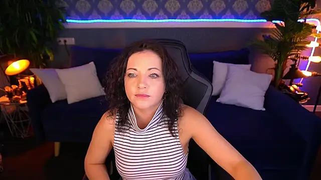 Dafni Monn online show from July 20, 5:43 am