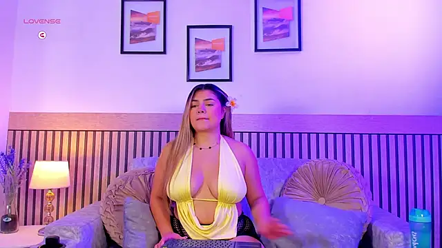 taylor smiith1 online show from February 21, 12:17 pm