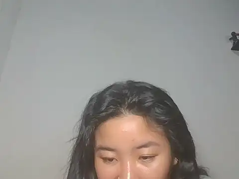 Zyeiii online show from May 15, 5:59 pm
